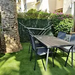 - La Isla Апартаменты *