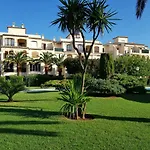 - La Isla Апартаменты
