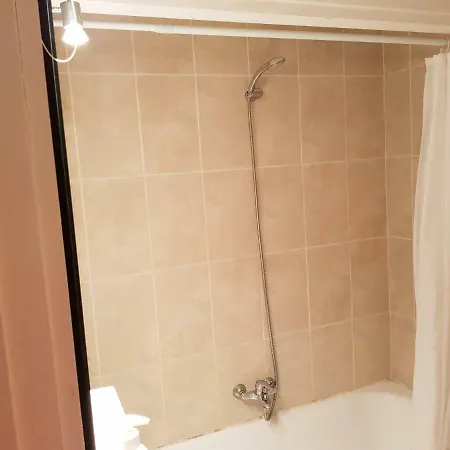 - La Isla * Γιαβέα