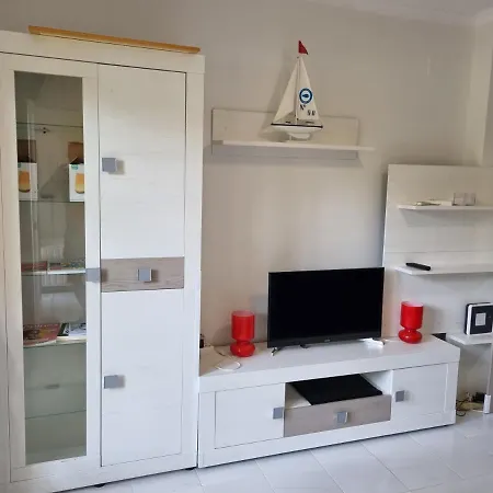 - La Isla アパート *