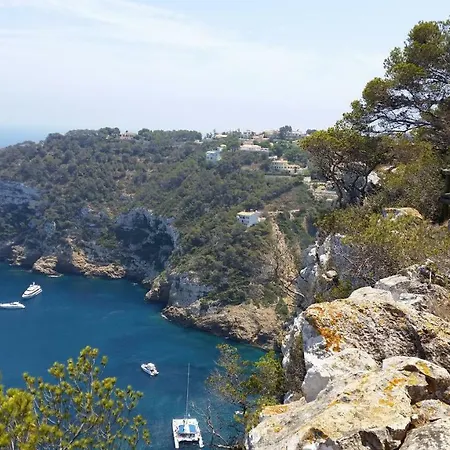 - La Isla アパート *